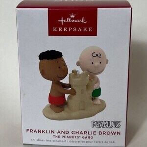 Hallmark 2022 Keepsake Peanuts Ornament FRANKLIN AND CHARLIE BROWN Beach Castle
